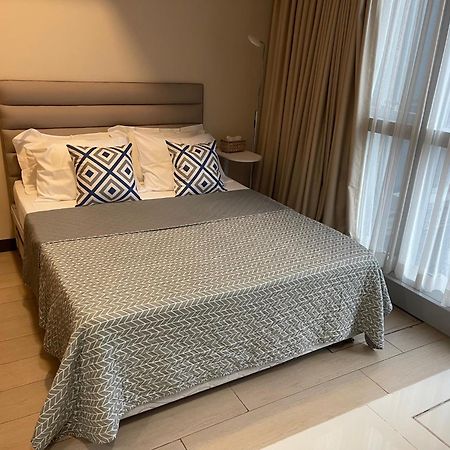 1 Bedroom Condo Uptown Parksuites Bgc, High Floor, Morning Sun Манила Екстериор снимка
