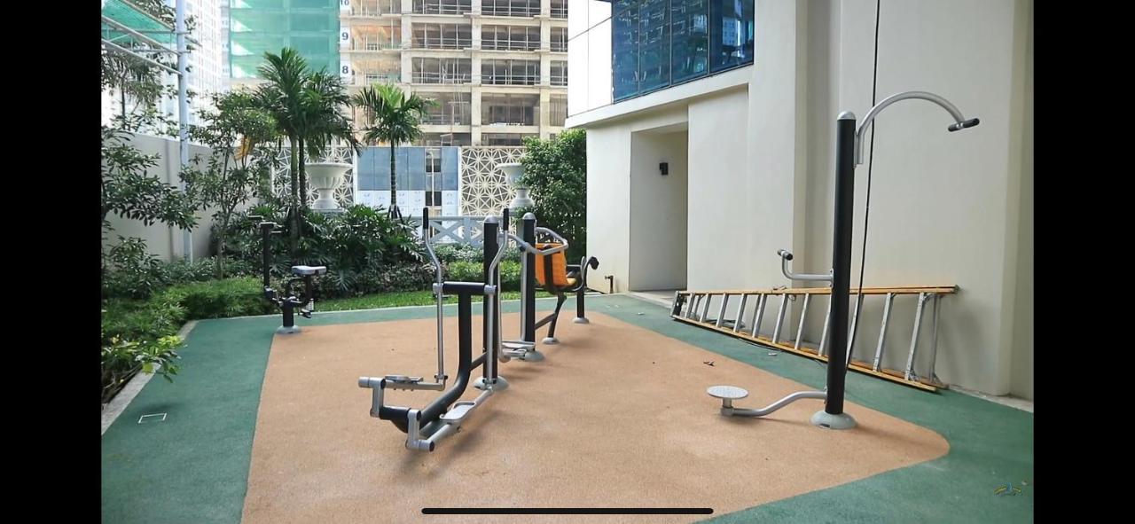 1 Bedroom Condo Uptown Parksuites Bgc, High Floor, Morning Sun Манила Екстериор снимка