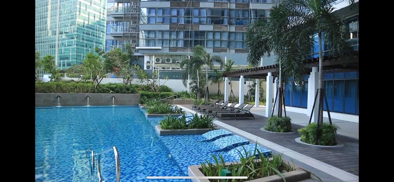 1 Bedroom Condo Uptown Parksuites Bgc, High Floor, Morning Sun Манила Екстериор снимка